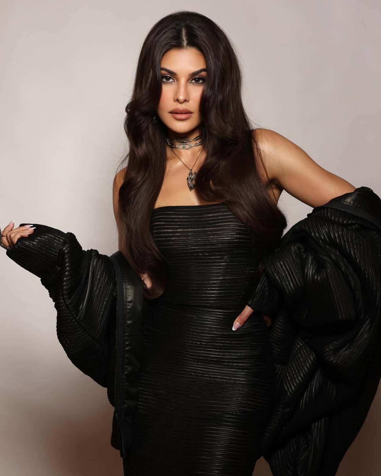 Jacqueliene Fernandez is not a stranger to the Housefull franchise. She first made a entry in the franchise with a special song in Housefull titled Dhanno